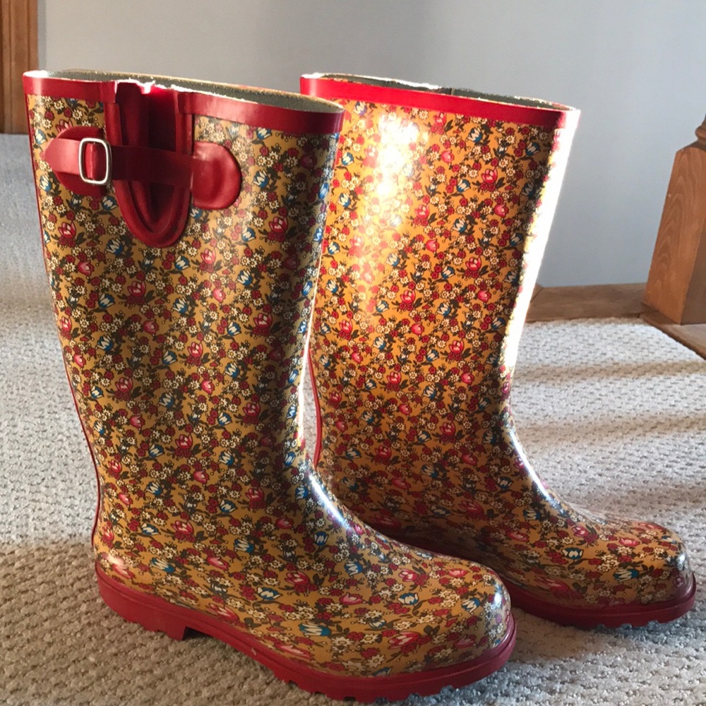 🔥PRICE DROP🔥Floral Rain Boots